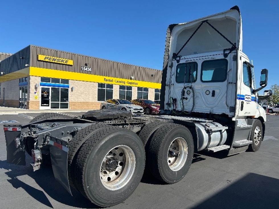 Day Cab Tractor-Heavy Duty Tractors-Freightliner-2022-T11662ST-Fontana-CA-256,049\n\t\tmiles-$ 68,500 - Image 7