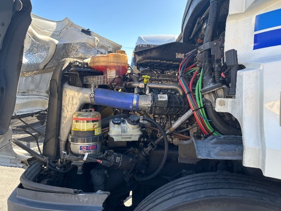 Day Cab Tractor-Heavy Duty Tractors-Freightliner-2022-T11662ST-Fontana-CA-295,284\n\t\tmiles-$ 66,500 - Image 16