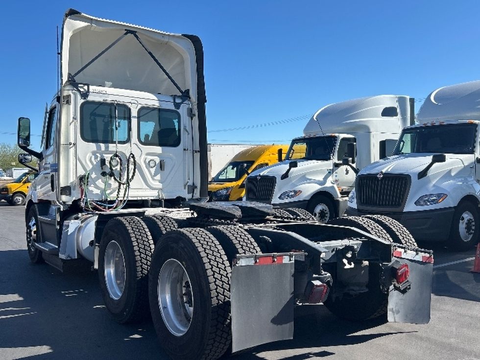 Day Cab Tractor-Heavy Duty Tractors-Freightliner-2022-T11662ST-Fontana-CA-295,284\n\t\tmiles-$ 66,500 - Image 5