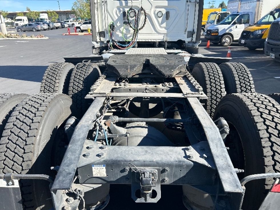 Day Cab Tractor-Heavy Duty Tractors-Freightliner-2022-T11662ST-Fontana-CA-295,284\n\t\tmiles-$ 66,500 - Image 6