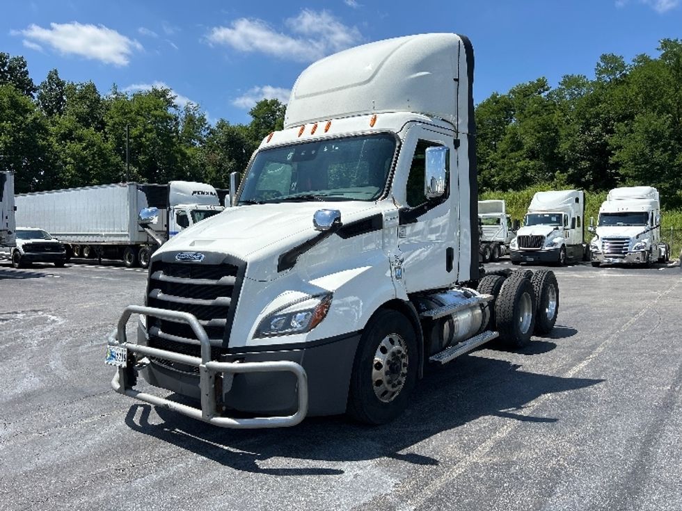 Day Cab Tractor-Heavy Duty Tractors-Freightliner-2022-T11664ST-Akron-OH-505,139\n\t\tmiles-$ 46,000 - Image 3