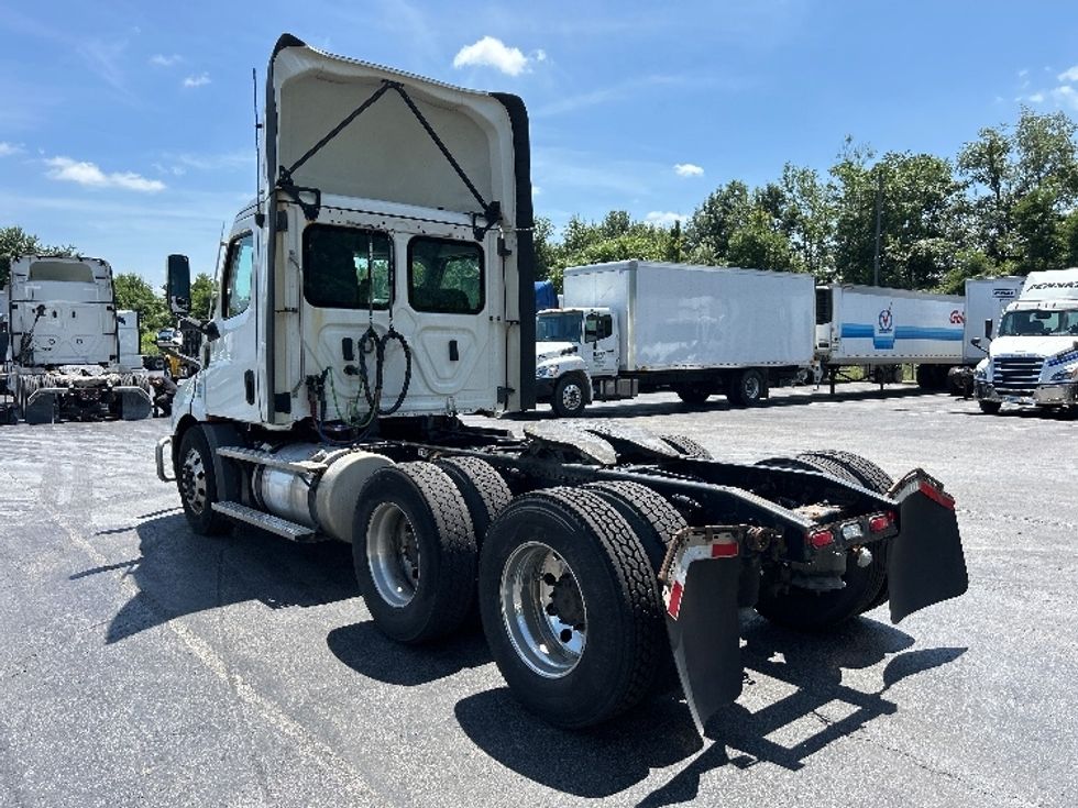 Day Cab Tractor-Heavy Duty Tractors-Freightliner-2022-T11664ST-Akron-OH-505,139\n\t\tmiles-$ 46,000 - Image 5