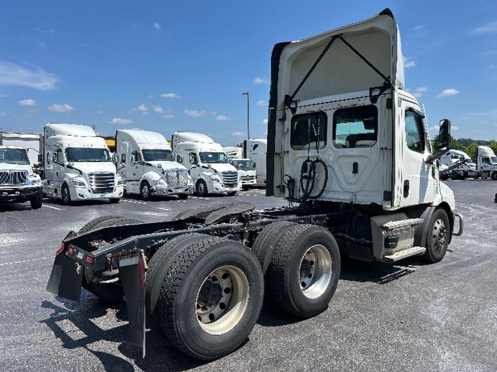 Day Cab Tractor-Heavy Duty Tractors-Freightliner-2022-T11664ST-Akron-OH-505,139\n\t\tmiles-$ 46,000 - Image 7
