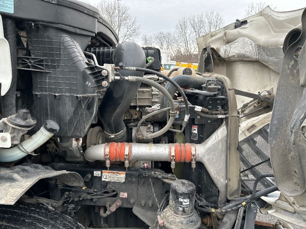 Day Cab Tractor-Heavy Duty Tractors-Freightliner-2022-T11664ST-Akron-OH-670,787\n\t\tmiles-$ 29,000 - Image 15