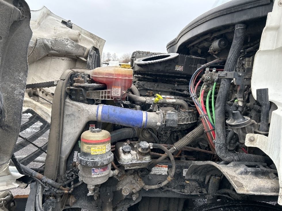 Day Cab Tractor-Heavy Duty Tractors-Freightliner-2022-T11664ST-Akron-OH-673,958\n\t\tmiles-$ 29,000 - Image 16