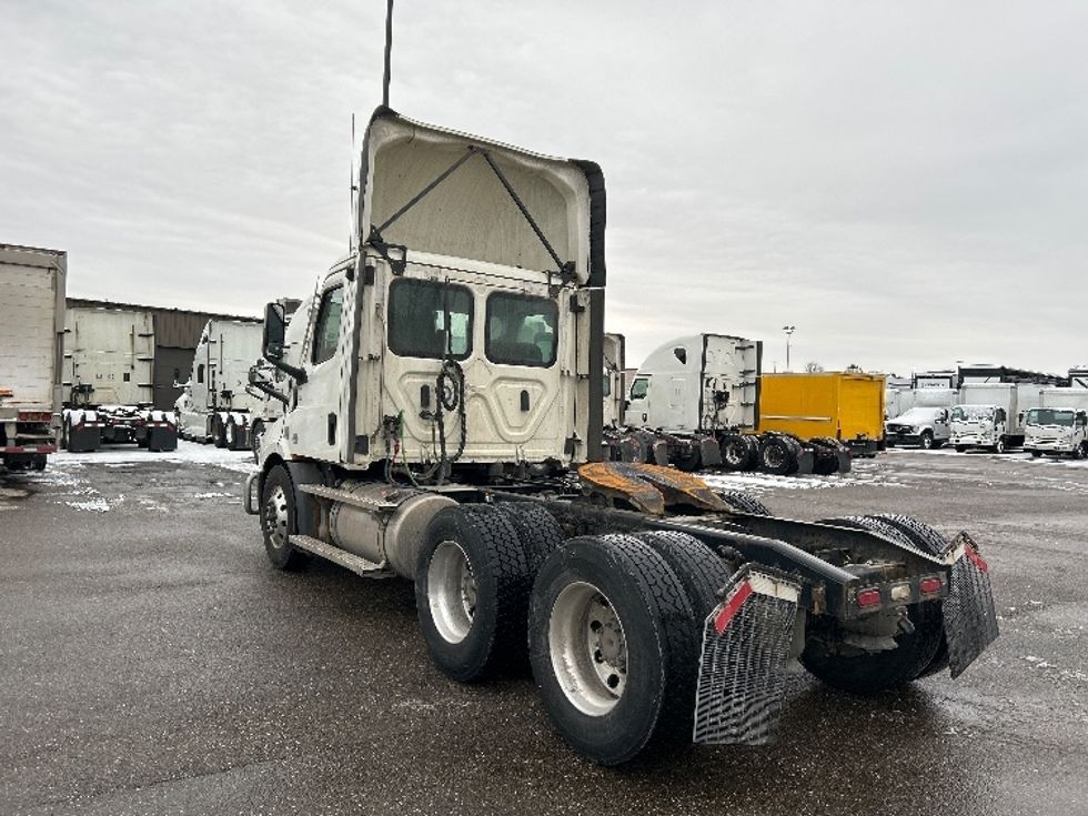 Day Cab Tractor-Heavy Duty Tractors-Freightliner-2022-T11664ST-Akron-OH-673,958\n\t\tmiles-$ 29,000 - Image 5