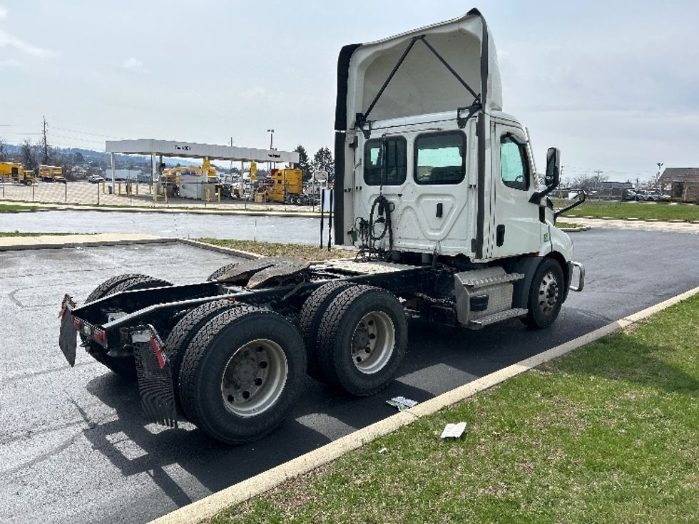 Day Cab Tractor-Heavy Duty Tractors-Freightliner-2022-T11664ST-Allentown-PA-643,440\n\t\tmiles-$ 29,250 - Image 7