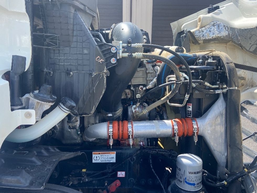 Day Cab Tractor-Heavy Duty Tractors-Freightliner-2022-T11664ST-Brooklyn Park-MN-59,408\n\t\tmiles-$ 65,750 - Image 15