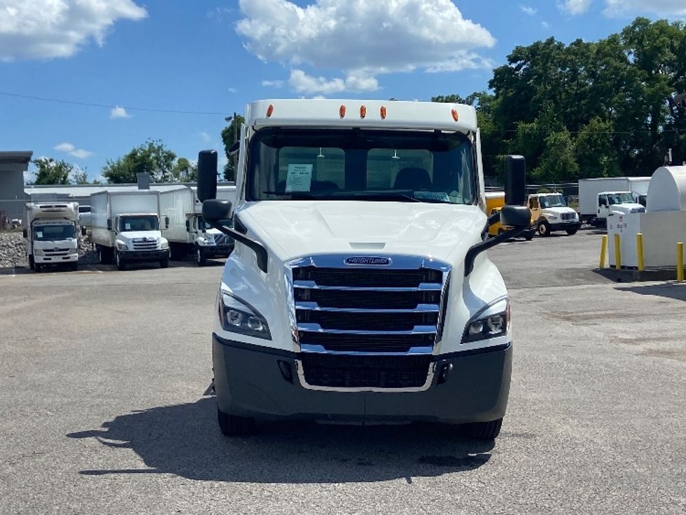 Day Cab Tractor-Heavy Duty Tractors-Freightliner-2022-T11664ST-Brooklyn Park-MN-59,408\n\t\tmiles-$ 65,750 - Image 2