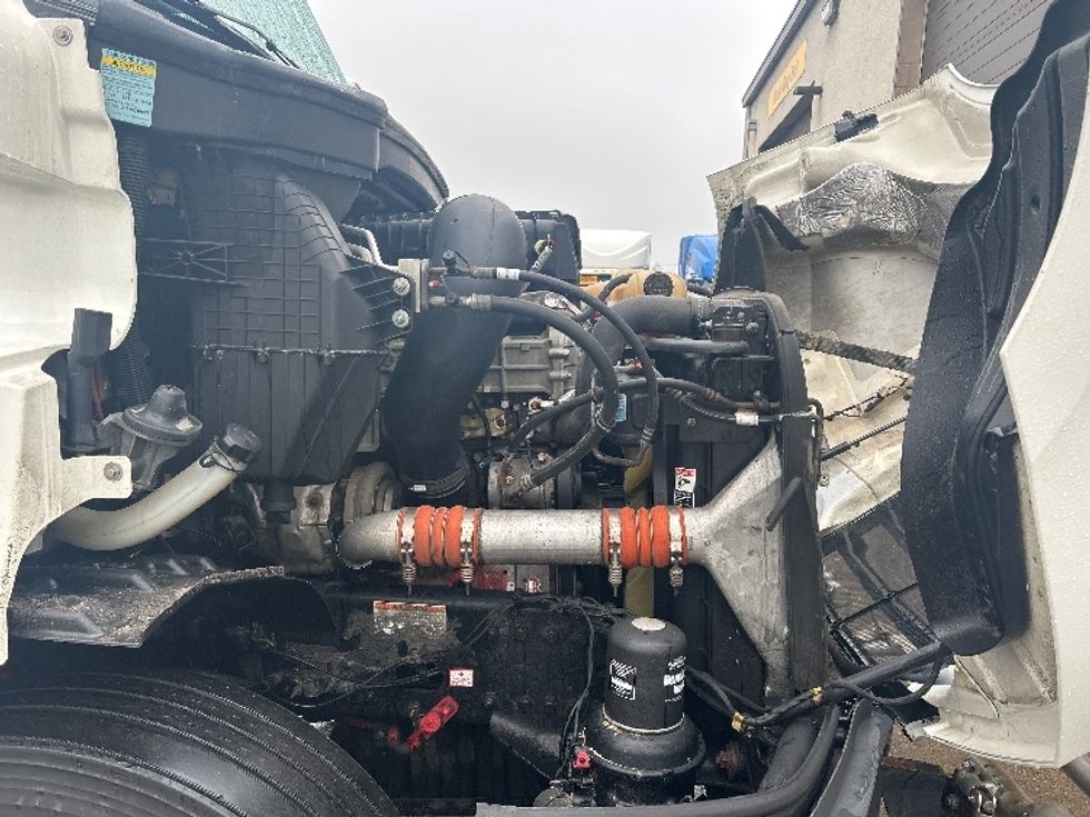 Day Cab Tractor-Heavy Duty Tractors-Freightliner-2022-T11664ST-Brooklyn Park-MN-754,590\n\t\tmiles-$ 28,000 - Image 15