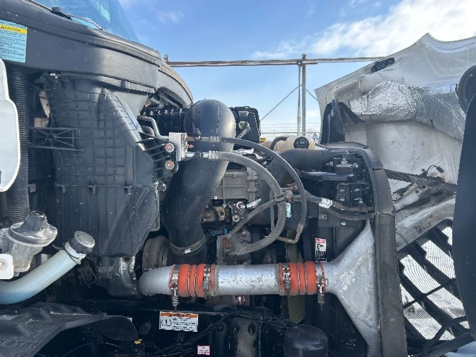 Day Cab Tractor-Heavy Duty Tractors-Freightliner-2022-T11664ST-Buffalo-NY-640,084\n\t\tmiles-$ 28,000 - Image 15