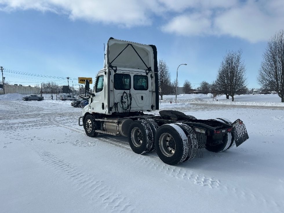 Day Cab Tractor-Heavy Duty Tractors-Freightliner-2022-T11664ST-Buffalo-NY-640,084\n\t\tmiles-$ 28,000 - Image 5