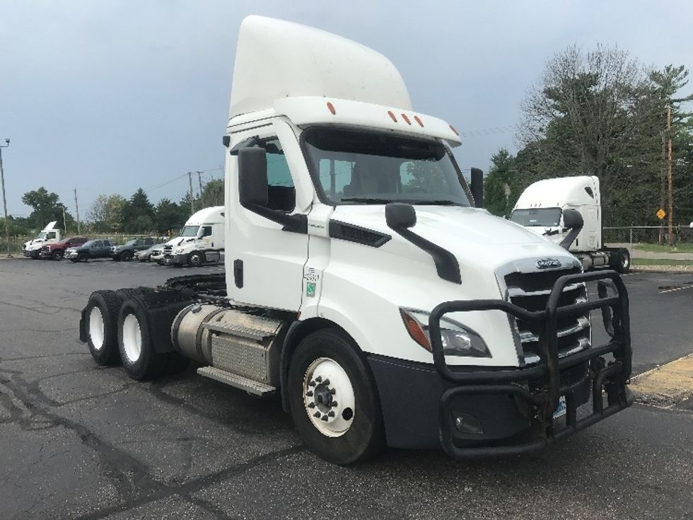 Day Cab Tractor-Heavy Duty Tractors-Freightliner-2022-T11664ST-Canton-OH-475,892\n\t\tmiles-$ 36,500 - Image 1