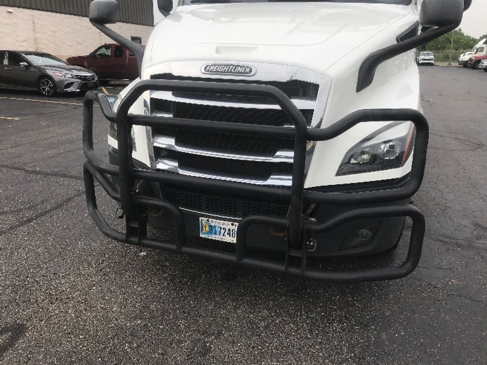 Day Cab Tractor-Heavy Duty Tractors-Freightliner-2022-T11664ST-Canton-OH-475,892\n\t\tmiles-$ 36,500 - Image 17