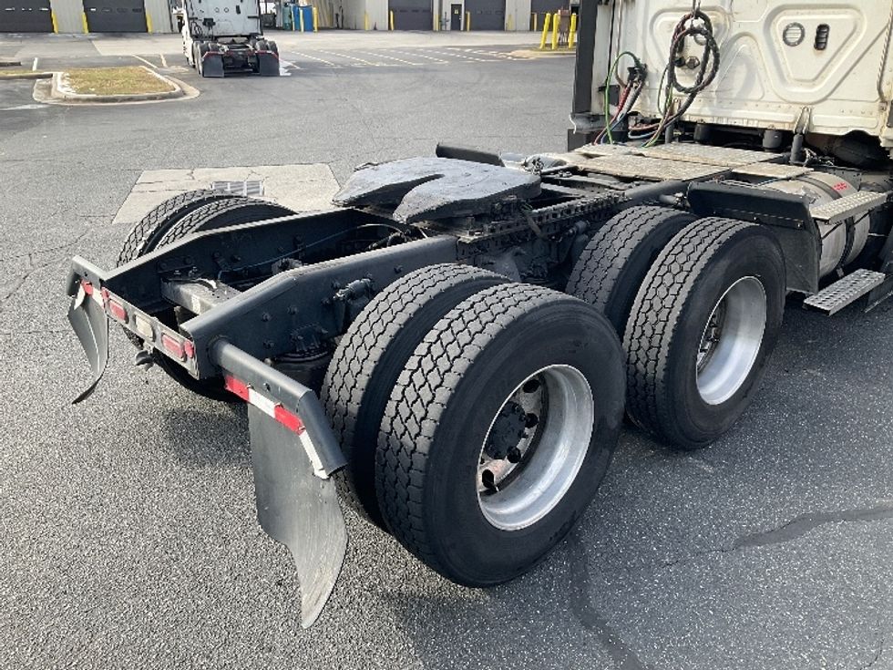 Day Cab Tractor-Heavy Duty Tractors-Freightliner-2022-T11664ST-Charlotte-NC-505,005\n\t\tmiles-$ 52,250 - Image 17