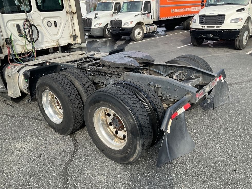 Day Cab Tractor-Heavy Duty Tractors-Freightliner-2022-T11664ST-Charlotte-NC-505,005\n\t\tmiles-$ 52,250 - Image 18