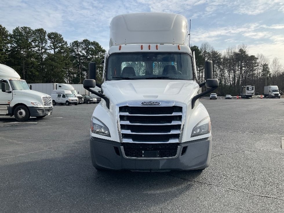 Day Cab Tractor-Heavy Duty Tractors-Freightliner-2022-T11664ST-Charlotte-NC-505,005\n\t\tmiles-$ 52,250 - Image 2