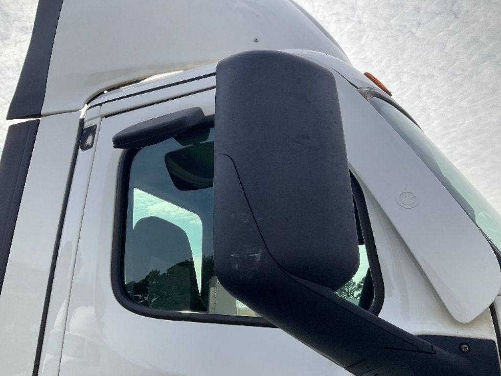 Day Cab Tractor-Heavy Duty Tractors-Freightliner-2022-T11664ST-Charlotte-NC-505,005\n\t\tmiles-$ 52,250 - Image 21