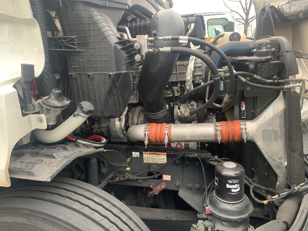 Day Cab Tractor-Heavy Duty Tractors-Freightliner-2022-T11664ST-Concord-NC-595,930\n\t\tmiles-$ 43,000 - Image 15