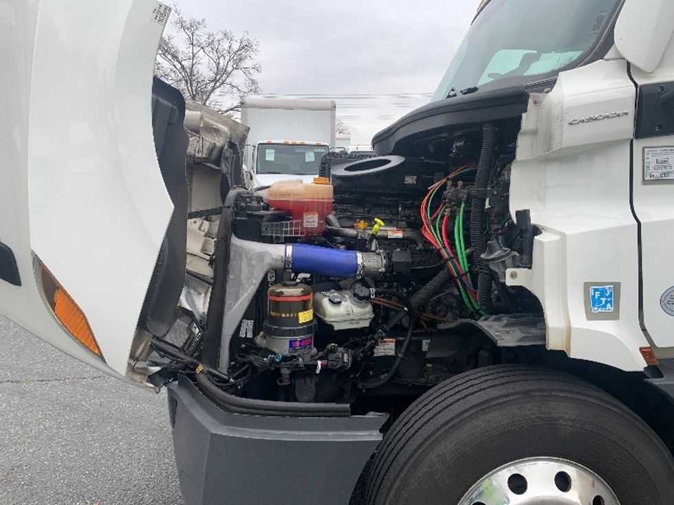 Day Cab Tractor-Heavy Duty Tractors-Freightliner-2022-T11664ST-Concord-NC-595,930\n\t\tmiles-$ 43,000 - Image 16