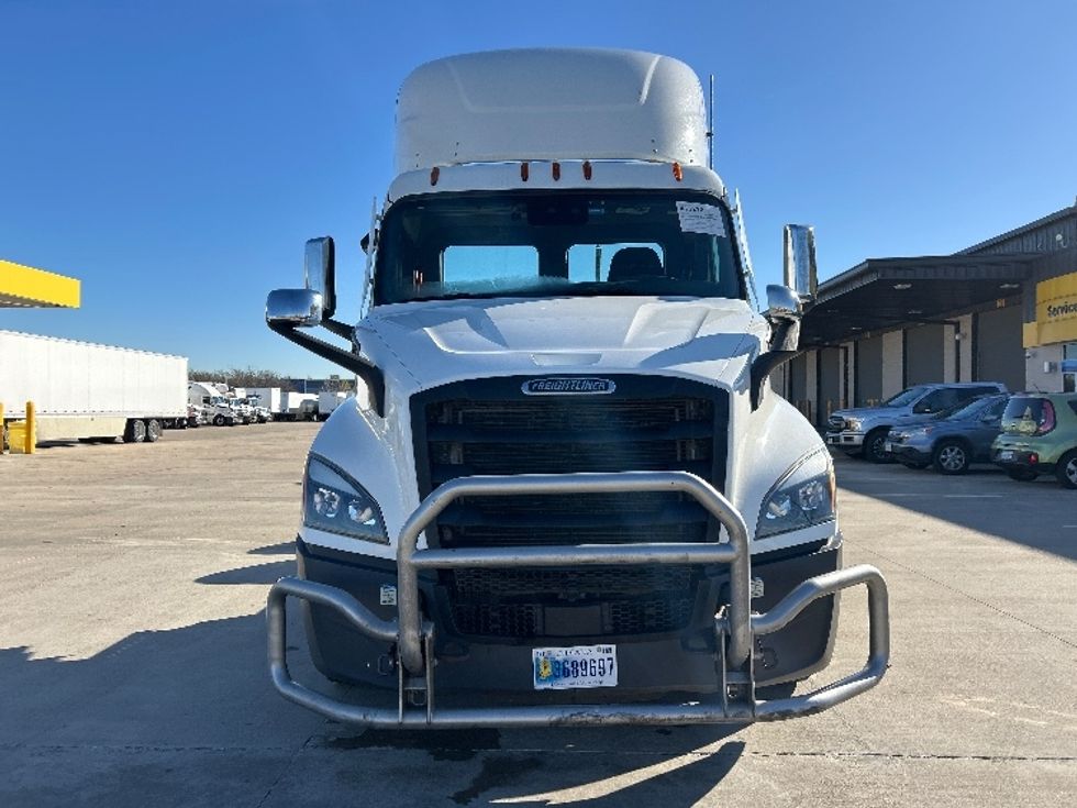 Day Cab Tractor-Heavy Duty Tractors-Freightliner-2022-T11664ST-Dallas-TX-453,256\n\t\tmiles-$ 61,250 - Image 2