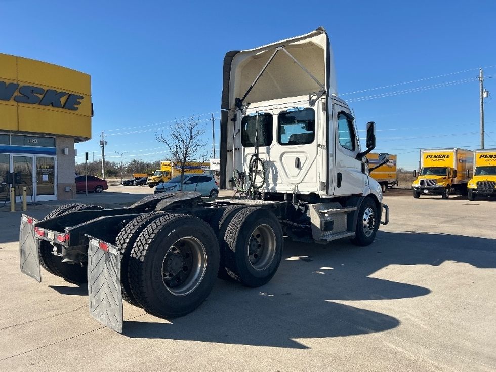 Day Cab Tractor-Heavy Duty Tractors-Freightliner-2022-T11664ST-Dallas-TX-453,256\n\t\tmiles-$ 61,250 - Image 7