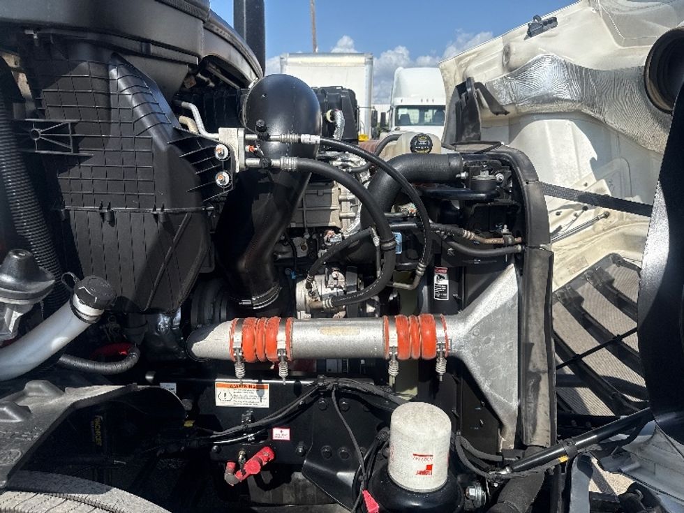 Day Cab Tractor-Heavy Duty Tractors-Freightliner-2022-T11664ST-Dallas-TX-484,599\n\t\tmiles-$ 54,500 - Image 15