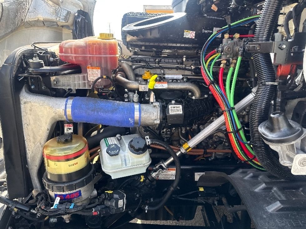 Day Cab Tractor-Heavy Duty Tractors-Freightliner-2022-T11664ST-Dallas-TX-484,599\n\t\tmiles-$ 54,500 - Image 16