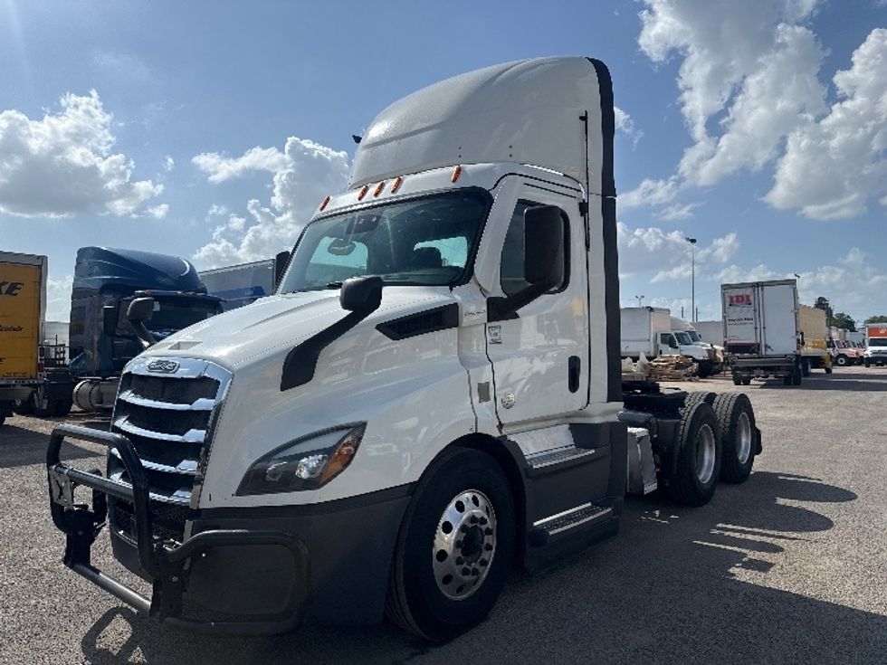 Day Cab Tractor-Heavy Duty Tractors-Freightliner-2022-T11664ST-Dallas-TX-484,599\n\t\tmiles-$ 54,500 - Image 3