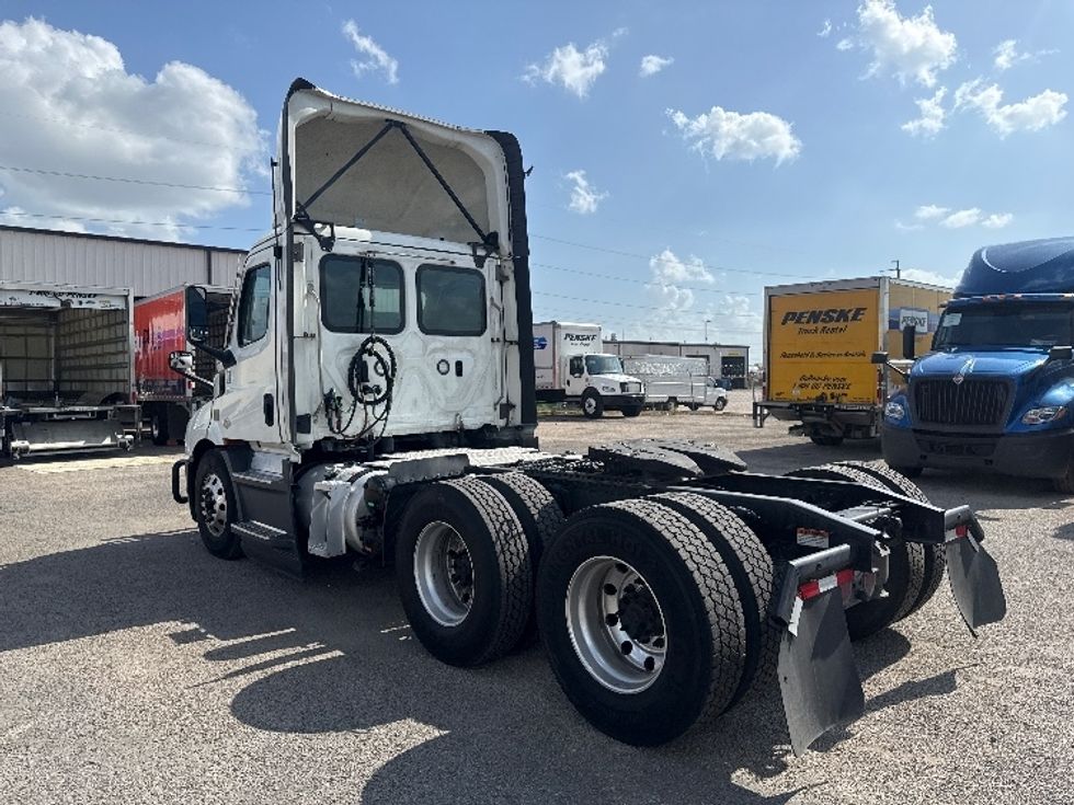 Day Cab Tractor-Heavy Duty Tractors-Freightliner-2022-T11664ST-Dallas-TX-484,599\n\t\tmiles-$ 54,500 - Image 5