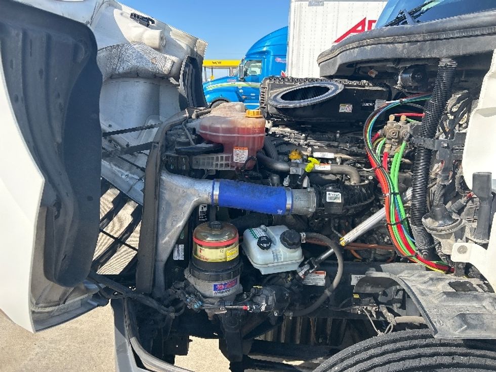 Day Cab Tractor-Heavy Duty Tractors-Freightliner-2022-T11664ST-Dallas-TX-529,625\n\t\tmiles-$ 52,250 - Image 16