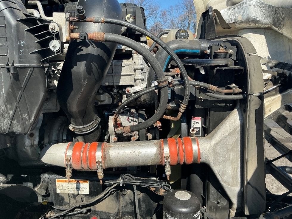 Day Cab Tractor-Heavy Duty Tractors-Freightliner-2022-T11664ST-Dixon-CA-638,819\n\t\tmiles-$ 31,250 - Image 15