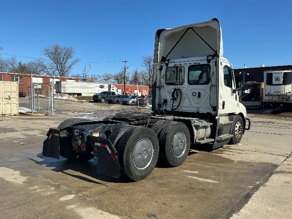 Day Cab Tractor-Heavy Duty Tractors-Freightliner-2022-T11664ST-Dixon-CA-638,819\n\t\tmiles-$ 31,250 - Image 18