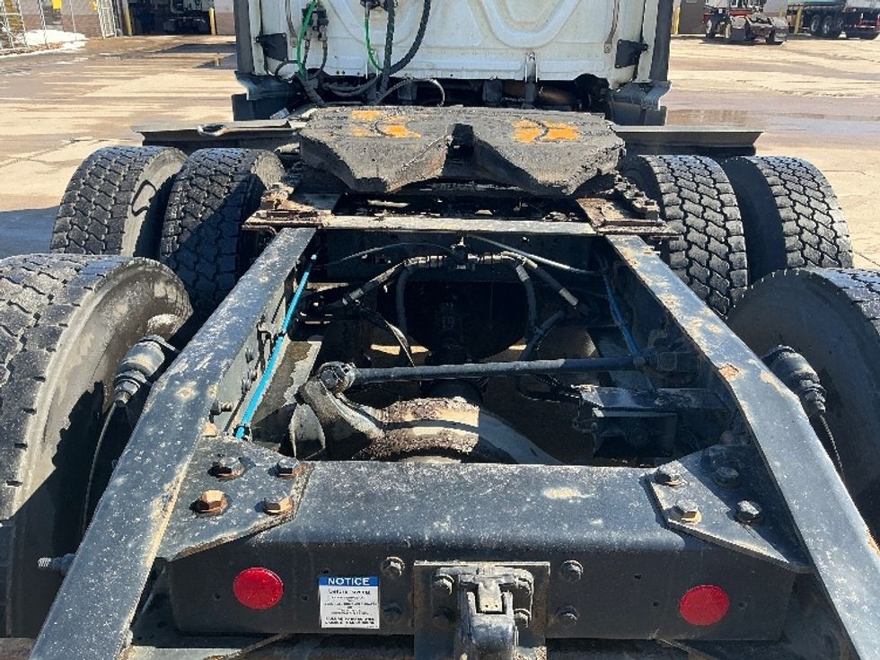 Day Cab Tractor-Heavy Duty Tractors-Freightliner-2022-T11664ST-Dixon-CA-638,819\n\t\tmiles-$ 31,250 - Image 6