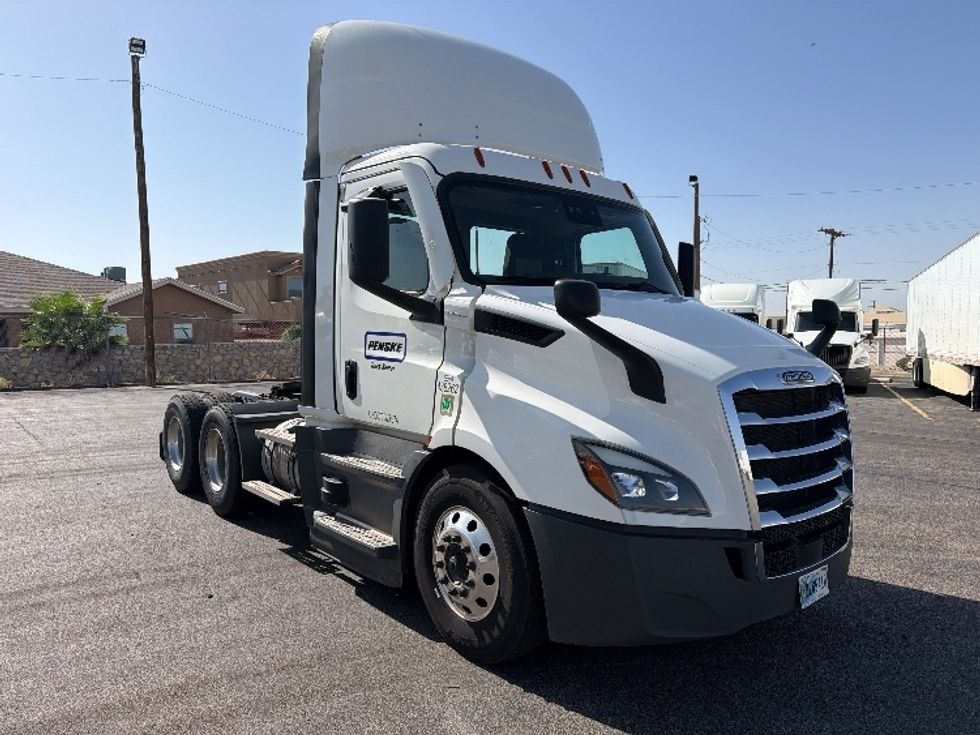Day Cab Tractor-Heavy Duty Tractors-Freightliner-2022-T11664ST-El Paso-TX-460,369\n\t\tmiles-$ 55,250 - Image 1