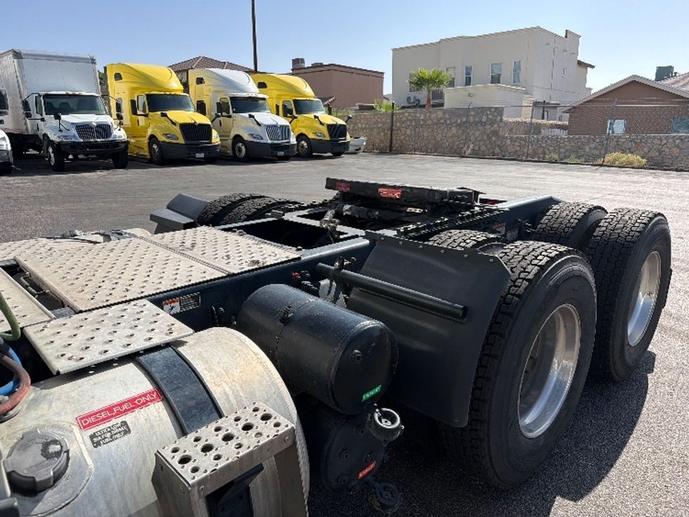 Day Cab Tractor-Heavy Duty Tractors-Freightliner-2022-T11664ST-El Paso-TX-460,369\n\t\tmiles-$ 55,250 - Image 17