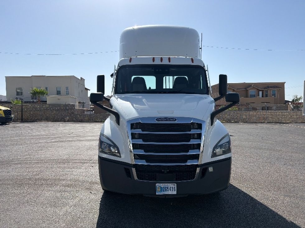 Day Cab Tractor-Heavy Duty Tractors-Freightliner-2022-T11664ST-El Paso-TX-460,369\n\t\tmiles-$ 55,250 - Image 2