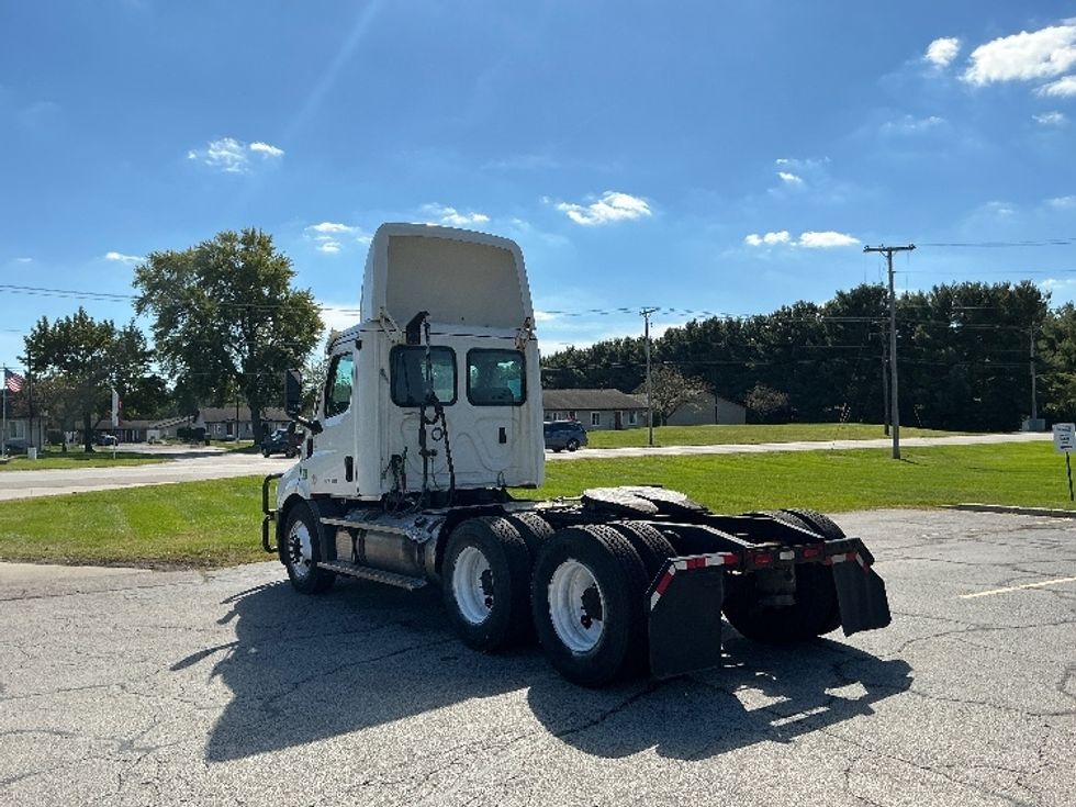 Day Cab Tractor-Heavy Duty Tractors-Freightliner-2022-T11664ST-Elkhart-IN-582,378\n\t\tmiles-$ 36,000 - Image 5