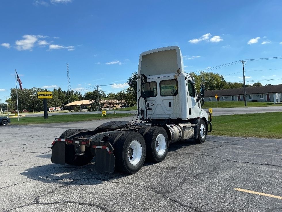 Day Cab Tractor-Heavy Duty Tractors-Freightliner-2022-T11664ST-Elkhart-IN-582,378\n\t\tmiles-$ 36,000 - Image 7