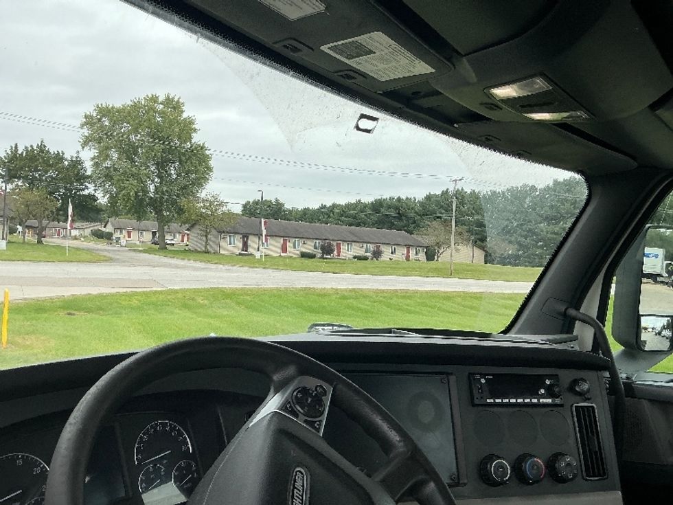 Day Cab Tractor-Heavy Duty Tractors-Freightliner-2022-T11664ST-Elkhart-IN-585,486\n\t\tmiles-$ 35,750 - Image 11