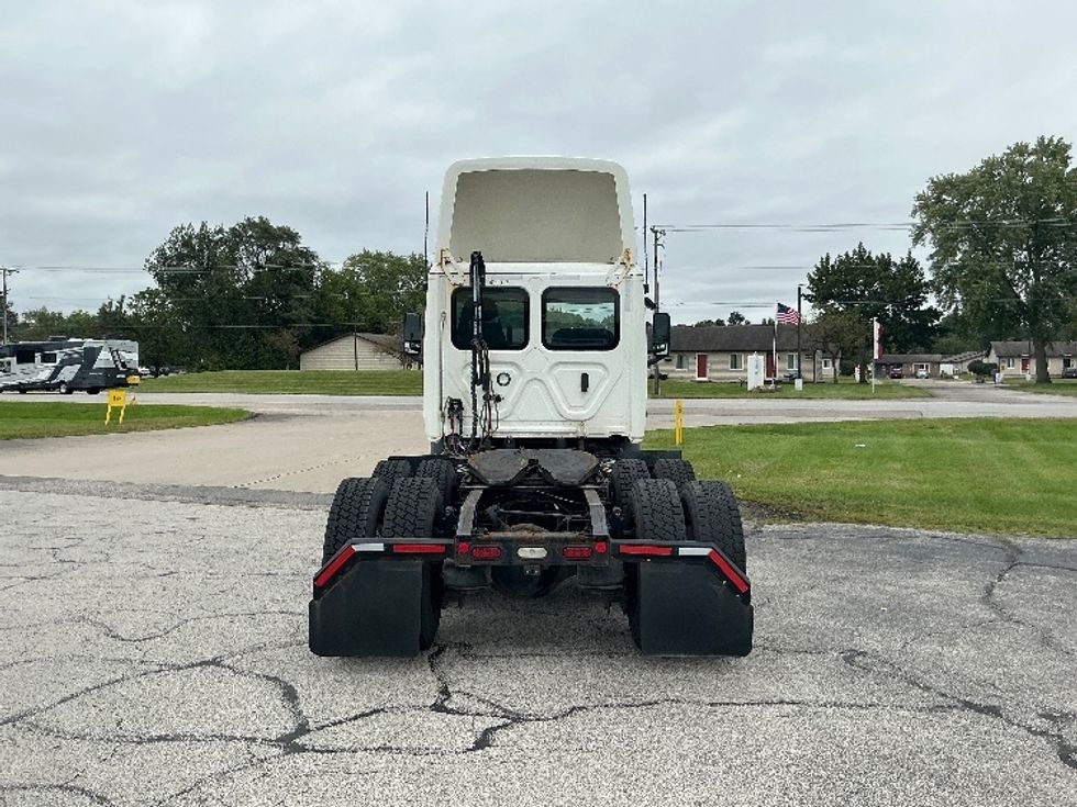 Day Cab Tractor-Heavy Duty Tractors-Freightliner-2022-T11664ST-Elkhart-IN-585,486\n\t\tmiles-$ 35,750 - Image 6