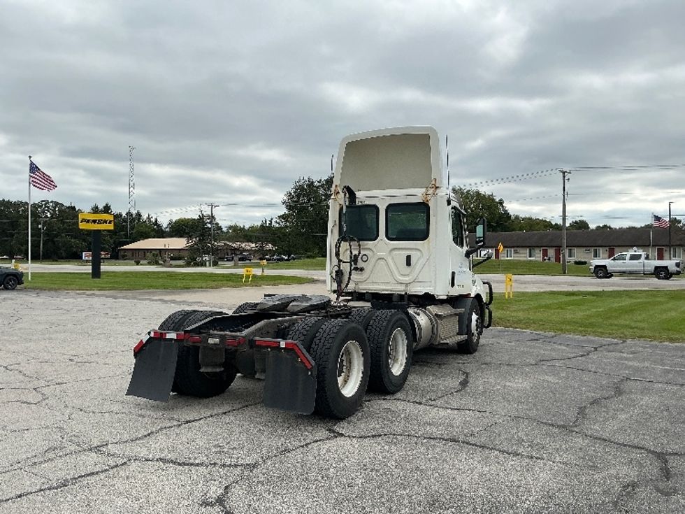 Day Cab Tractor-Heavy Duty Tractors-Freightliner-2022-T11664ST-Elkhart-IN-655,955\n\t\tmiles-$ 28,750 - Image 7