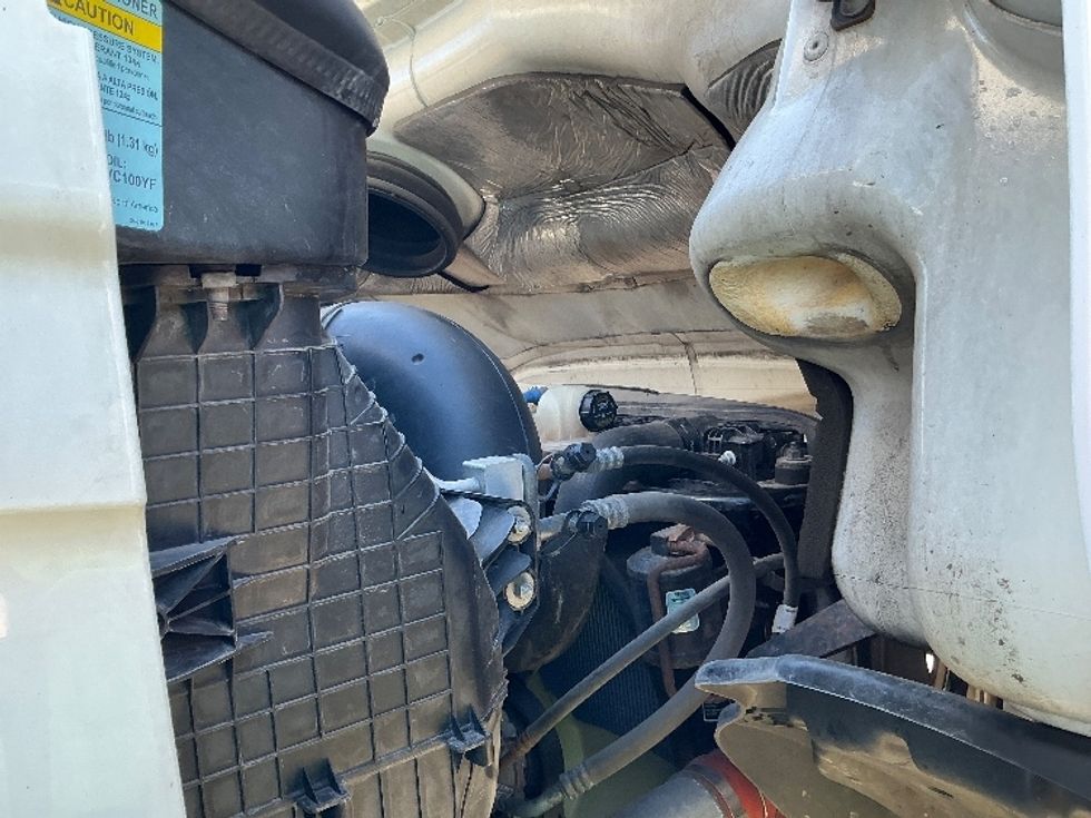 Day Cab Tractor-Heavy Duty Tractors-Freightliner-2022-T11664ST-Elkhart-IN-658,880\n\t\tmiles-$ 28,750 - Image 15