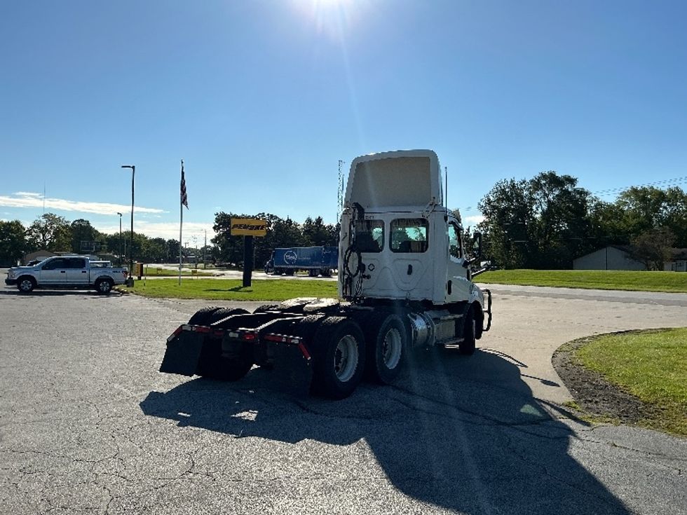Day Cab Tractor-Heavy Duty Tractors-Freightliner-2022-T11664ST-Elkhart-IN-658,880\n\t\tmiles-$ 28,750 - Image 7