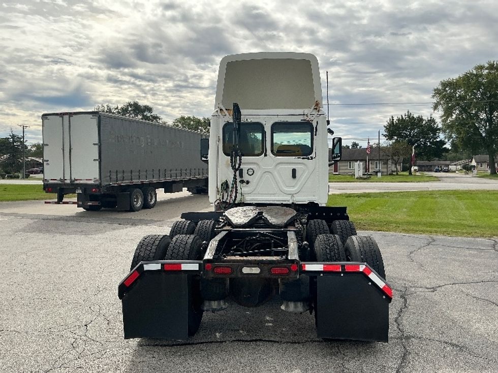 Day Cab Tractor-Heavy Duty Tractors-Freightliner-2022-T11664ST-Elkhart-IN-661,370\n\t\tmiles-$ 28,750 - Image 6