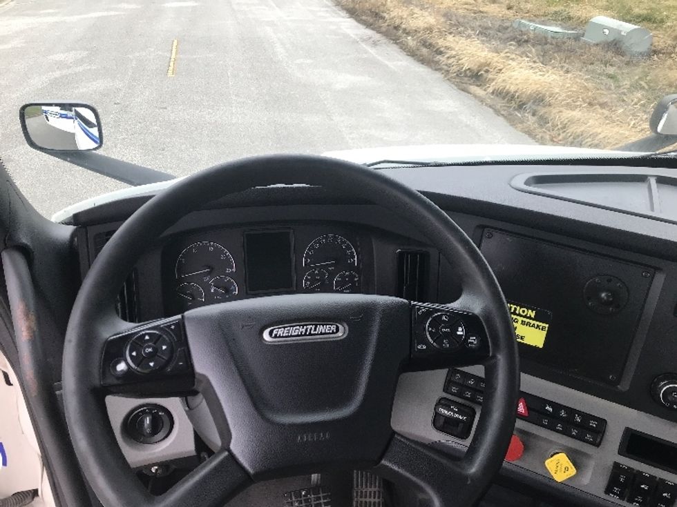 Day Cab Tractor-Heavy Duty Tractors-Freightliner-2022-T11664ST-Evansville-IN-556,283\n\t\tmiles-$ 40,500 - Image 11
