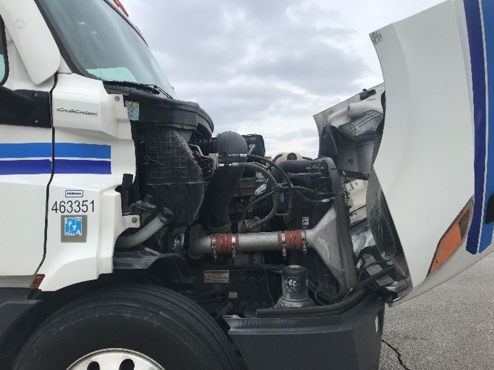 Day Cab Tractor-Heavy Duty Tractors-Freightliner-2022-T11664ST-Evansville-IN-556,283\n\t\tmiles-$ 40,500 - Image 15