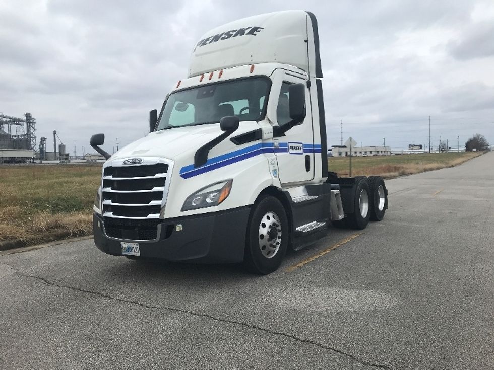 Day Cab Tractor-Heavy Duty Tractors-Freightliner-2022-T11664ST-Evansville-IN-556,283\n\t\tmiles-$ 40,500 - Image 3