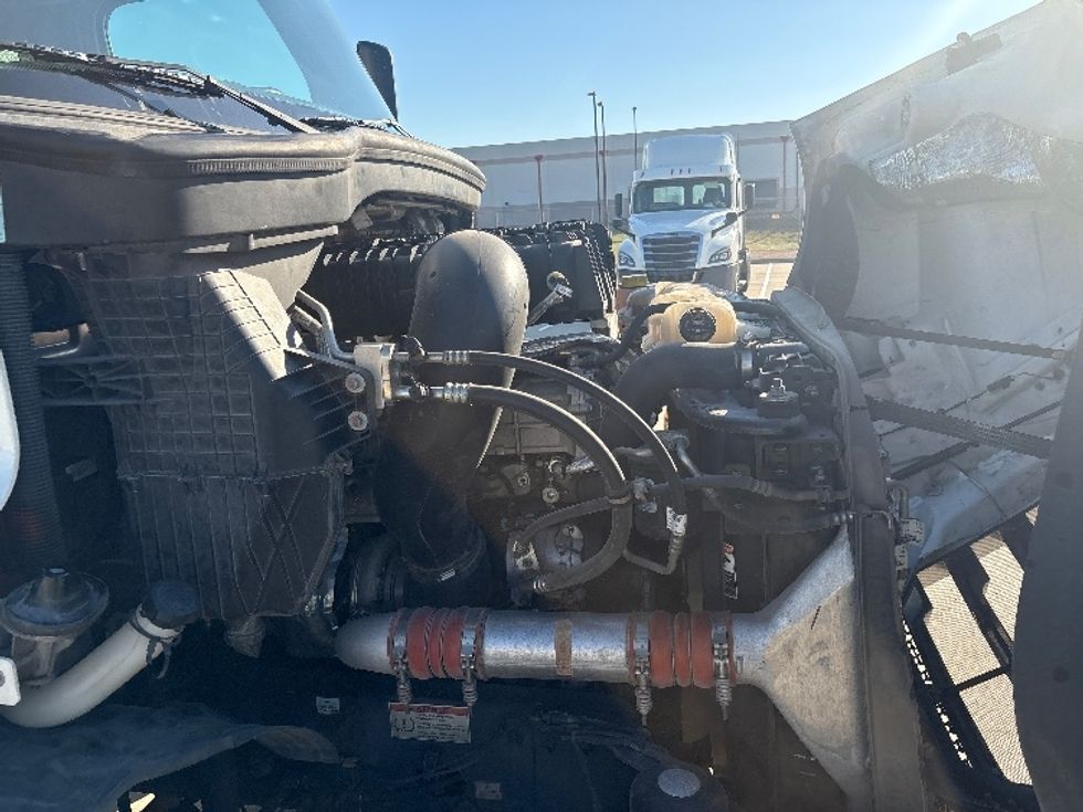 Day Cab Tractor-Heavy Duty Tractors-Freightliner-2022-T11664ST-Fort Worth-TX-332,623\n\t\tmiles-$ 69,500 - Image 15