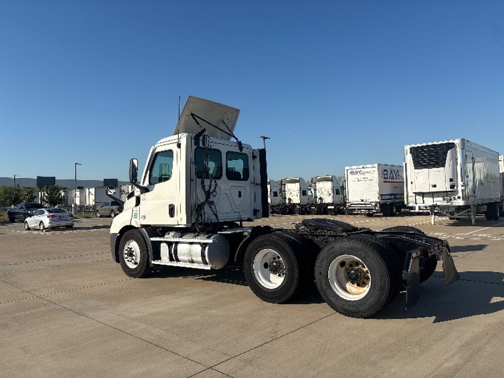 Day Cab Tractor-Heavy Duty Tractors-Freightliner-2022-T11664ST-Fort Worth-TX-332,623\n\t\tmiles-$ 69,500 - Image 5